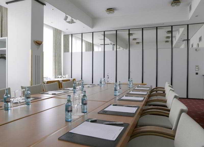 Holiday Inn Munich-Schwabing Instalações foto